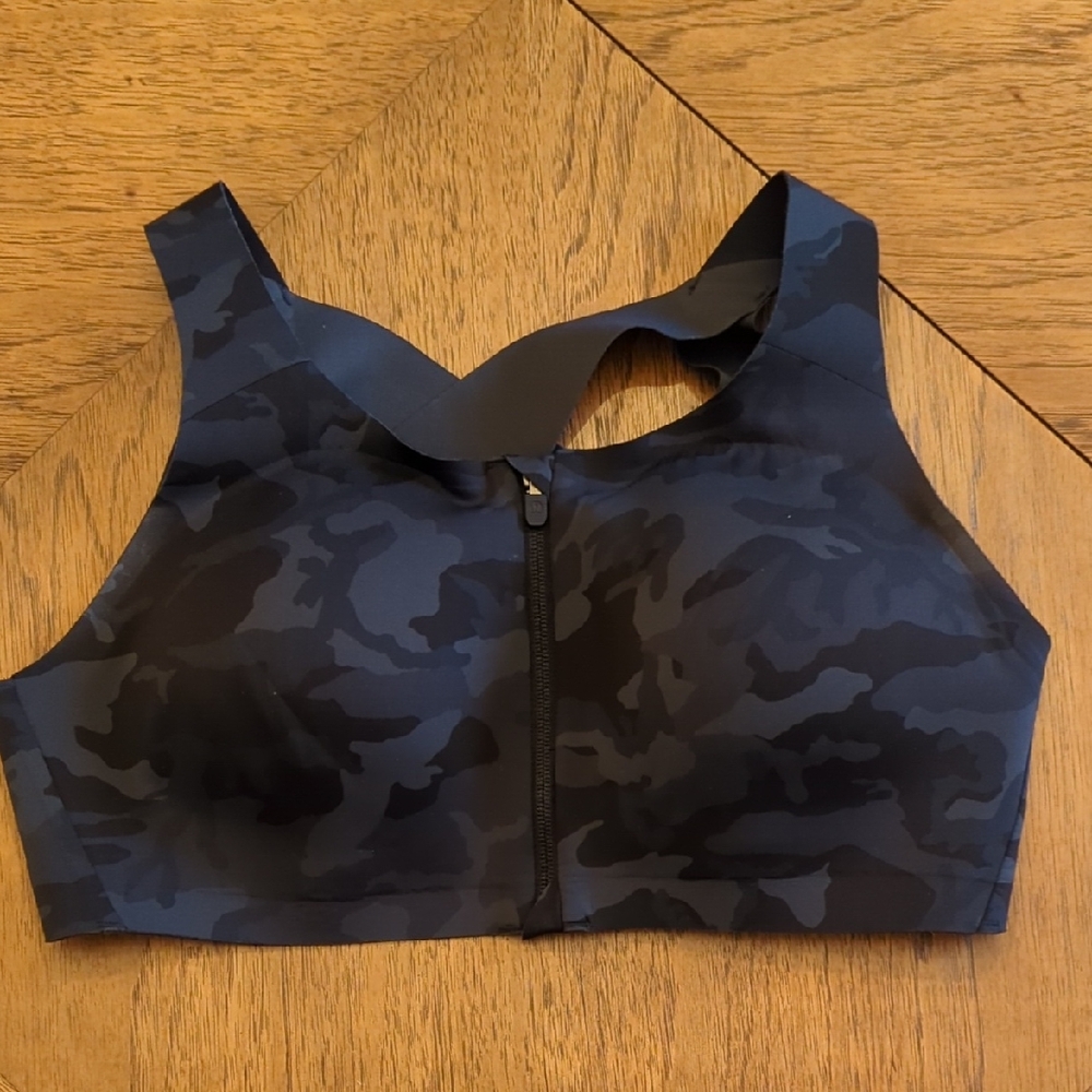 Lululemon athletica Black And Gray Camo Sports Bra 38D